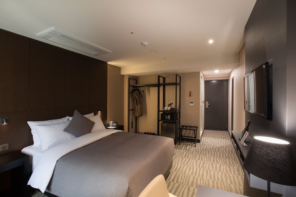 Hotel Foret Premier Nampo - carbon neutral hotel in Busan