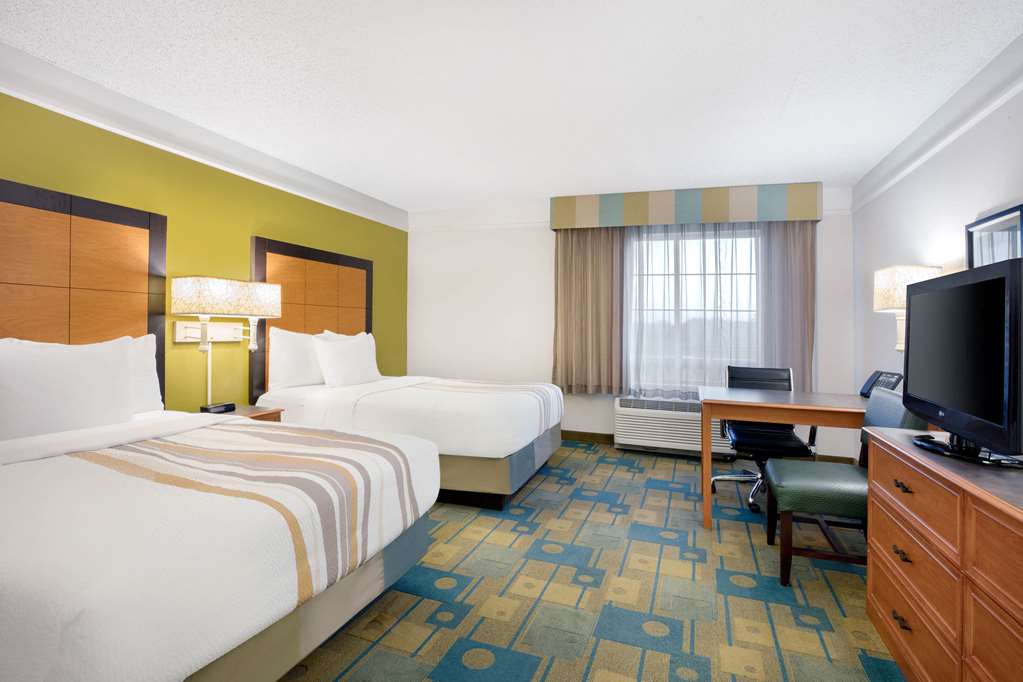 La Quinta Inn & Suites by Wyndham Ocala - photo 11