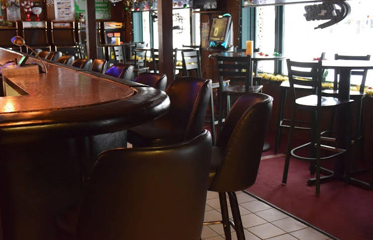 Oneida Village Inn - photo 2