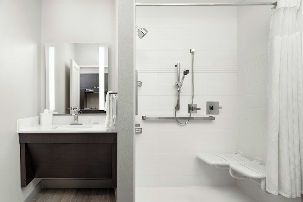 TownePlace Suites by Marriott Houston Hobby Airport - photo 26