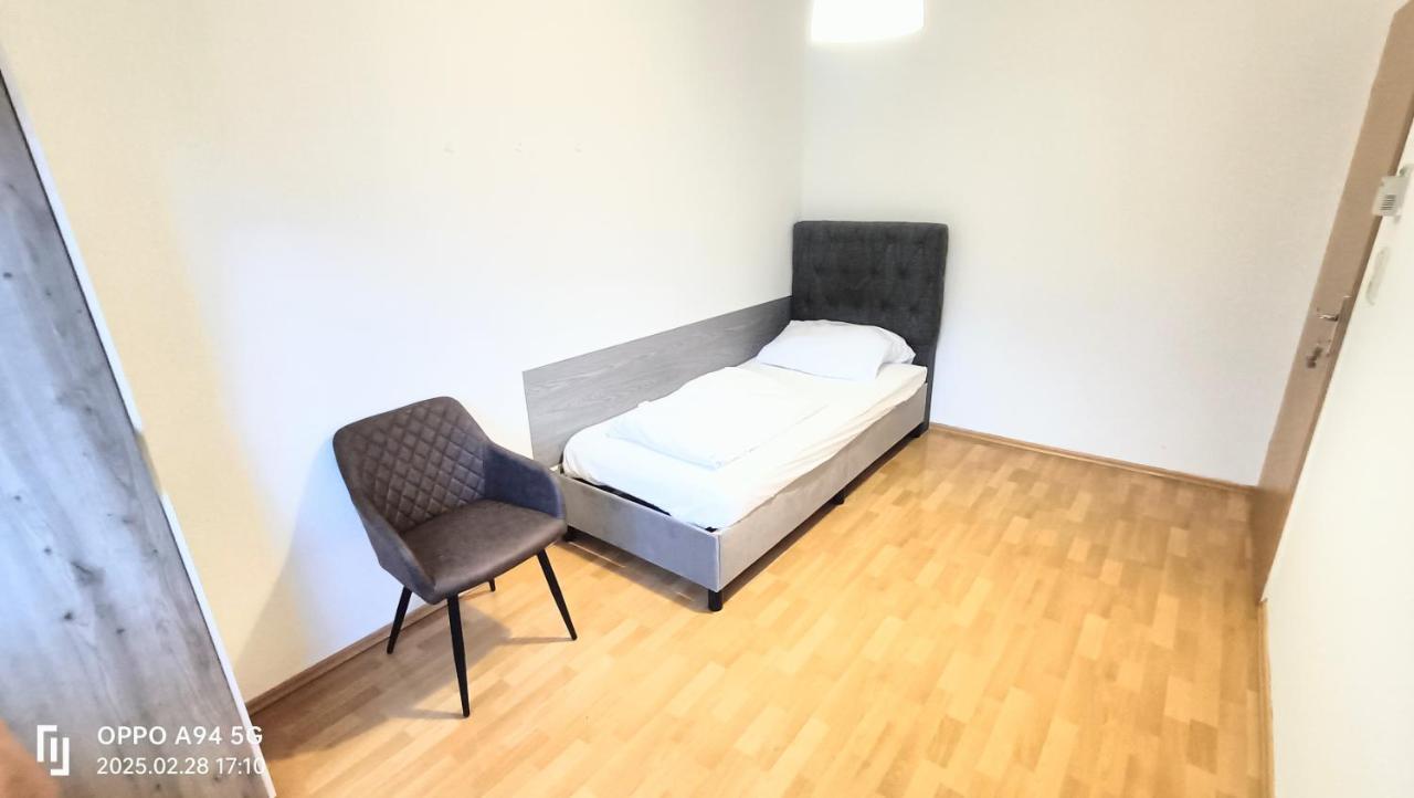 Fmi37a - carbon neutral hotel in Ruesselsheim