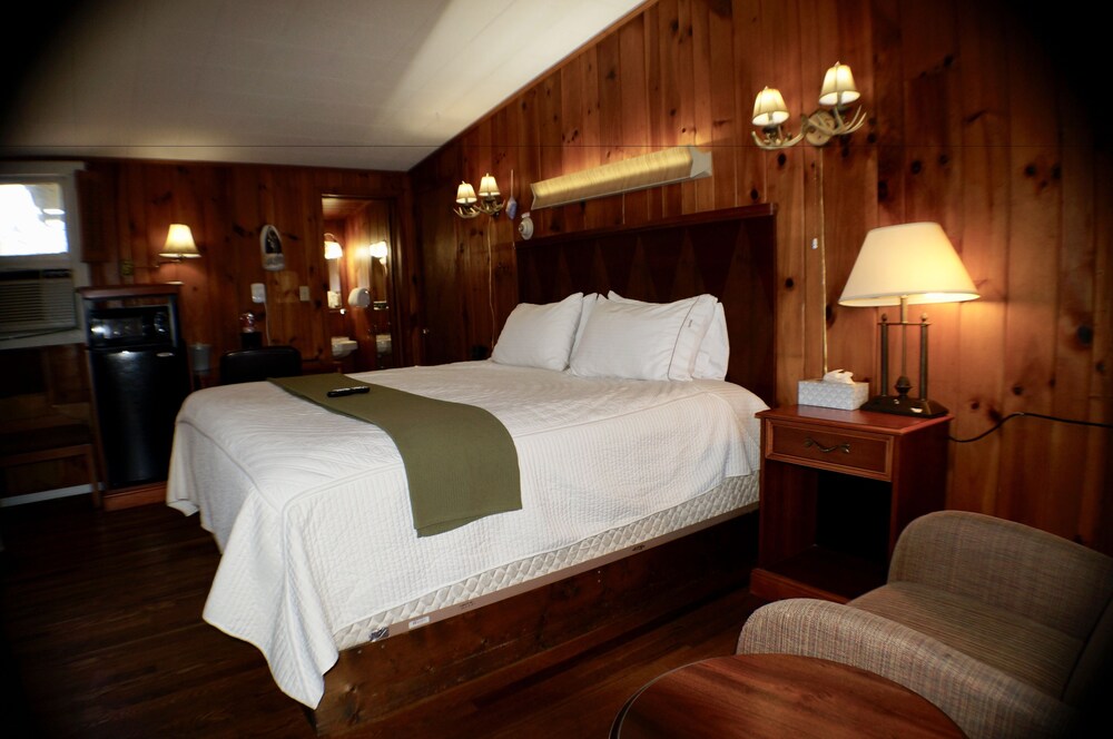 CedarWood Inn - photo 57