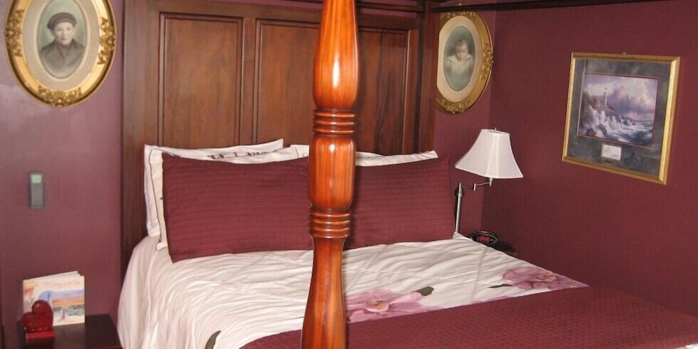The Collins Inn and Seaside Cottages - photo 21