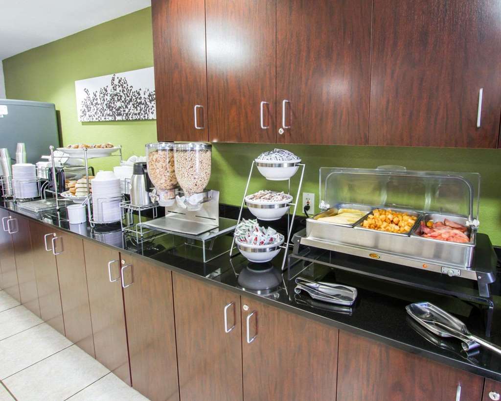 Sleep Inn North Scottsdale near Mayo Clinic - photo 35