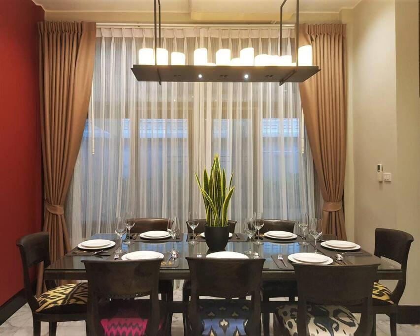 Baan Khun Nai Thonglor Luxury Thai Villa