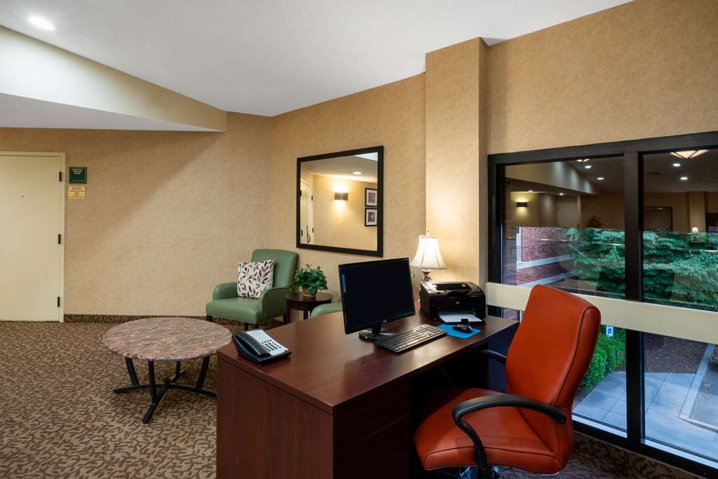 Baymont by Wyndham Knoxville Cedar Bluff - photo 35