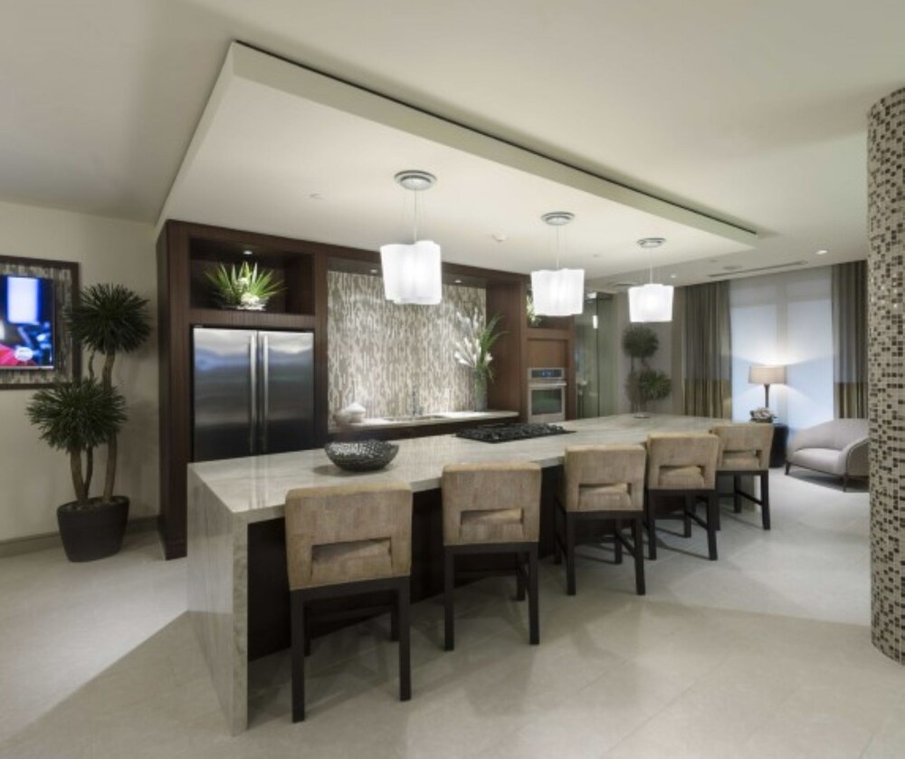 Global Luxury Suites at Cambridge Park - photo 12