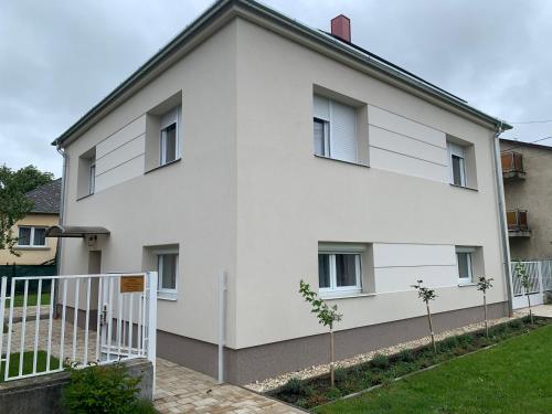 Topáz Apartmanházak Keszthely — Keszthely — photo 5