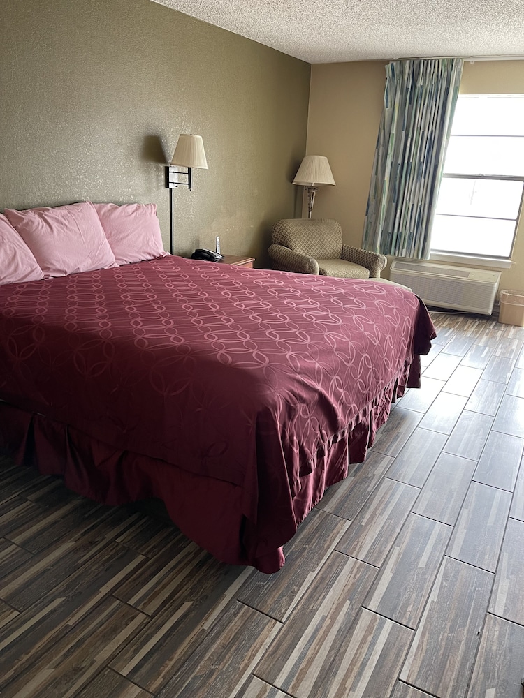 Plaza Inn Big Spring - photo 11