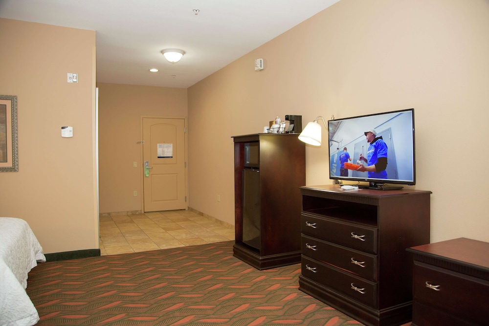 Hampton Inn & Suites Houston Rosenberg - photo 16