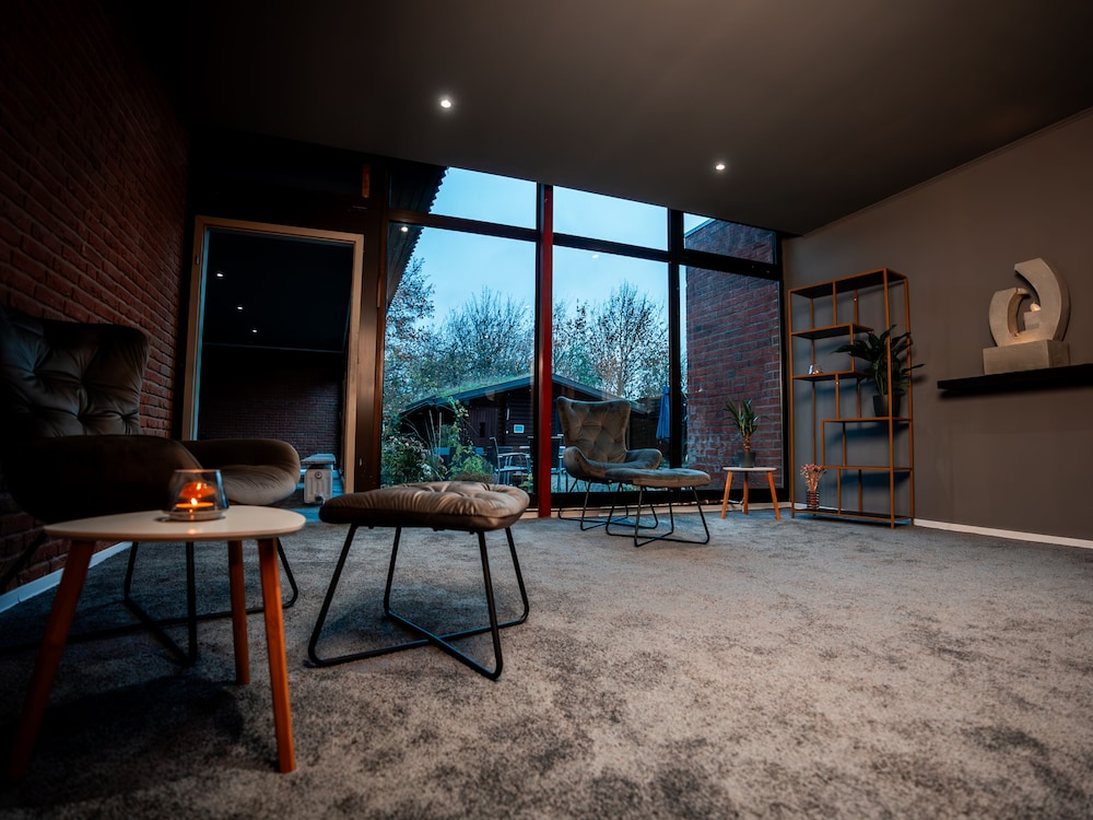 We Wellness — hotel in Adendorf