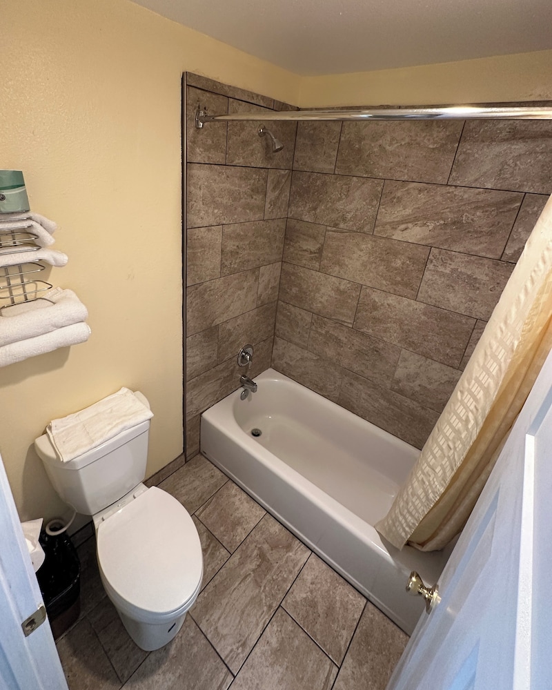 Relax Inn of Medford - photo 10