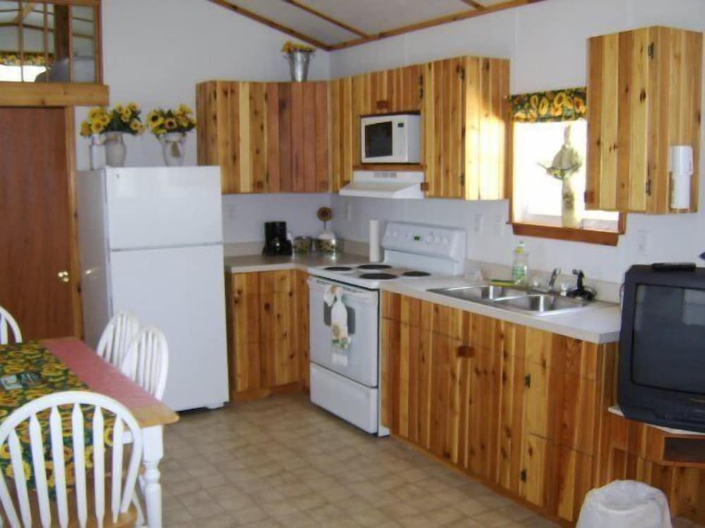 Top of the Hill RV Resort - photo 7