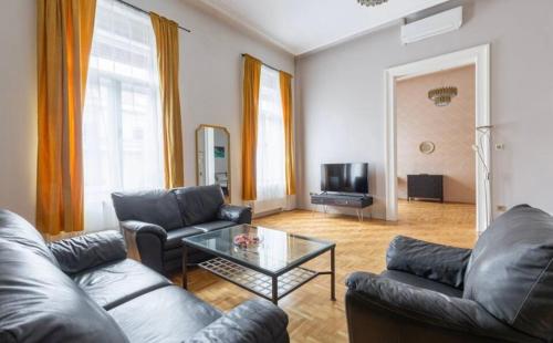 G & G Ideal Flat — 4-Star Luxury Hotel in Budapest, Hungary