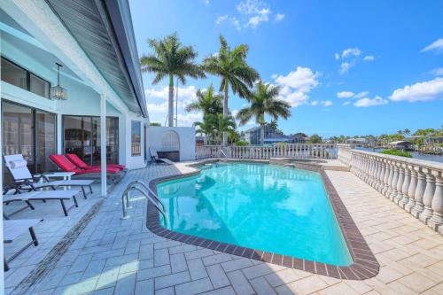 Villa Waterview Amazing Gulf access pool and spa home on spacious corner lot — 4-Star Luxury Hotel in Cape Coral, United States