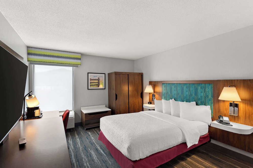 Hampton Inn Bridgeport Clarksburg - photo 10