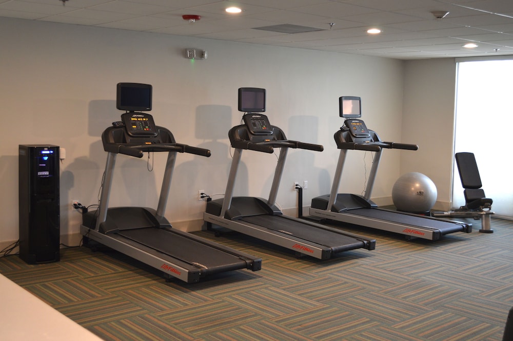 Holiday Inn Express & Suites Miami Hialeah by IHG - photo 35