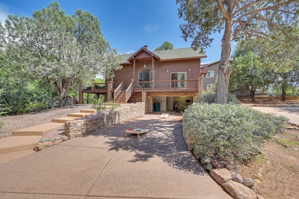 Log Cabin in Payson with Deck Mtn and Creek Views — 4-Star Luxury Hotel in Payson, United States