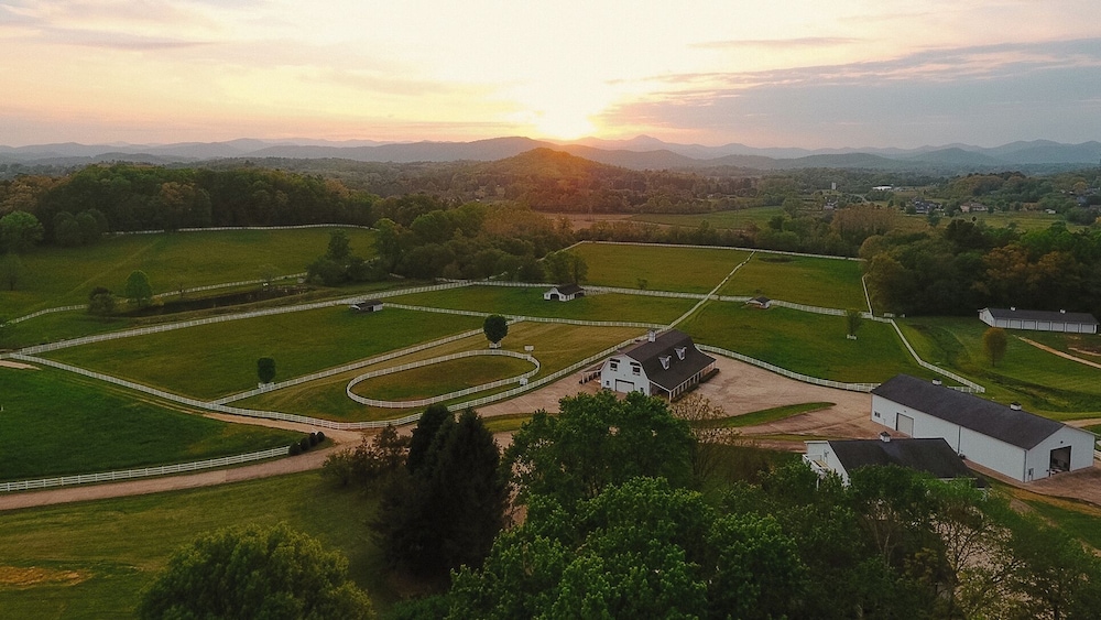 The Horse Shoe Farm - photo 54