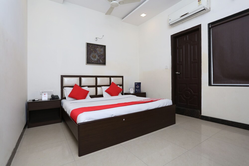Oyo 2660 Hotel Radhe Inn — Raipur