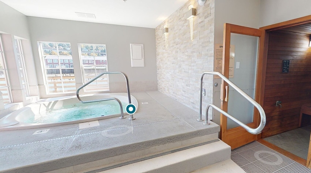 Cannery Pier Hotel & Spa - photo 72