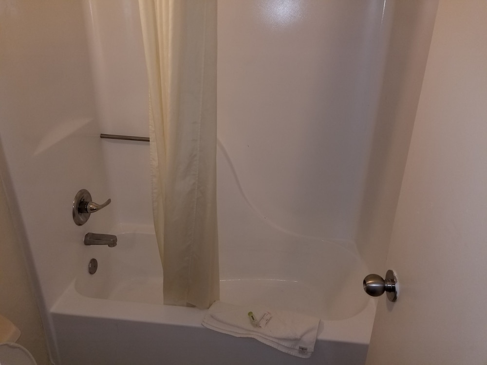 American Inn Chesapeake Portsmouth - photo 12