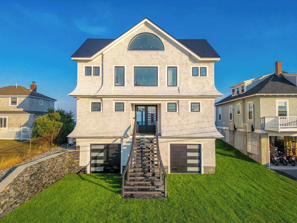 Brand New Home Ocean Views Wolf Appliances — 4-Star Luxury Hotel in Wells, United States