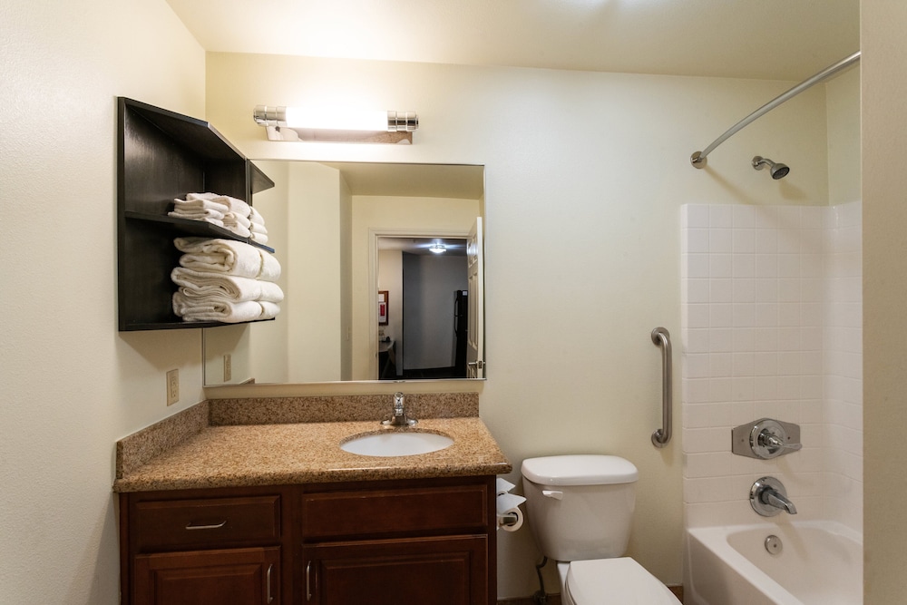 Candlewood Suites Roswell New Mexico by IHG - photo 12