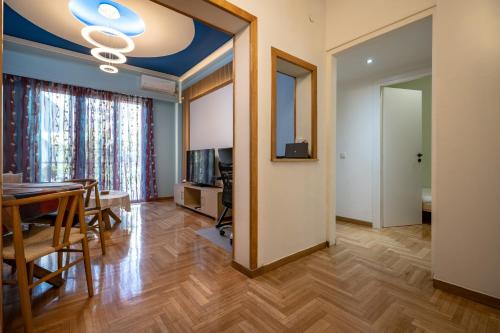Central Spot 2 Bedroom Apt by ΜΡS — 4-Star Luxury Hotel in Athens, Greece