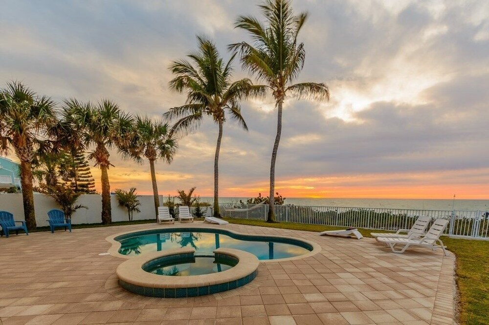 Ocean Sands — 4-Star Luxury Hotel in Indian Rocks Beach, United States