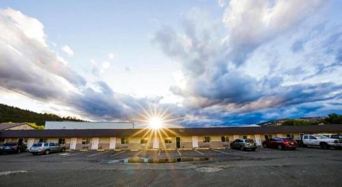 Oyo Riverside Inn John Day Or - photo 16