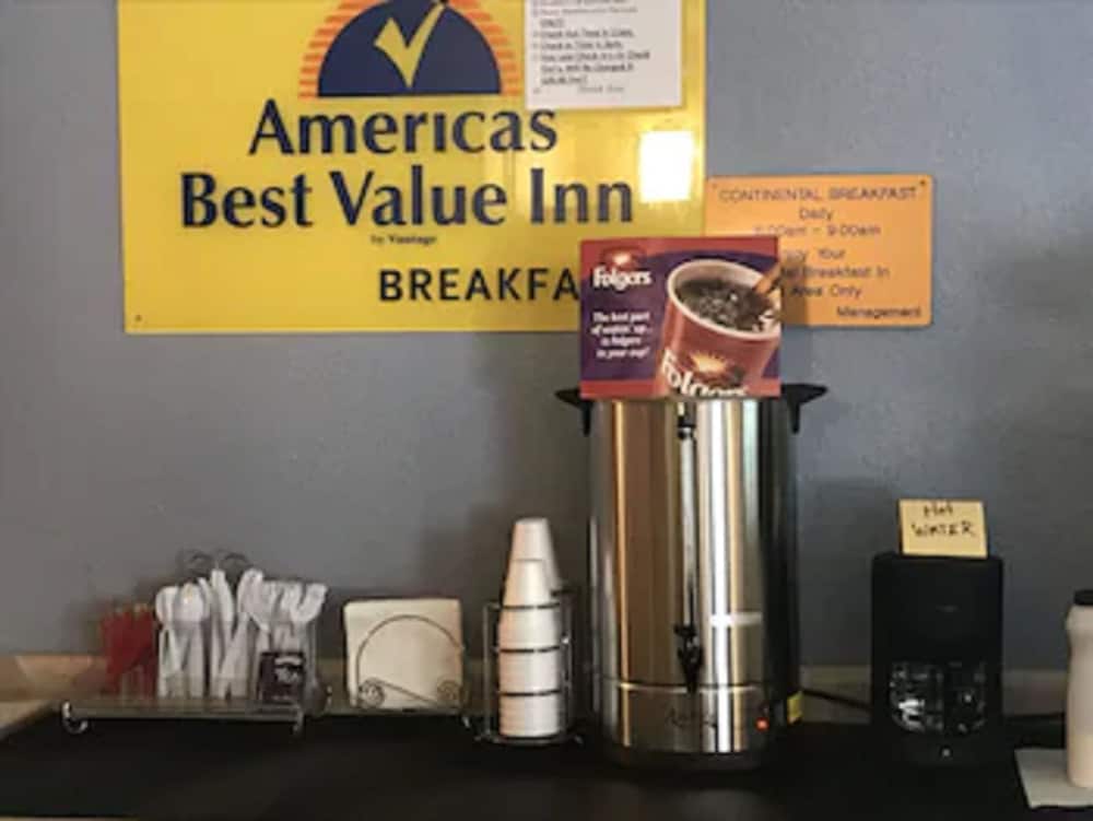 Americas Best Inn Eureka - photo 15