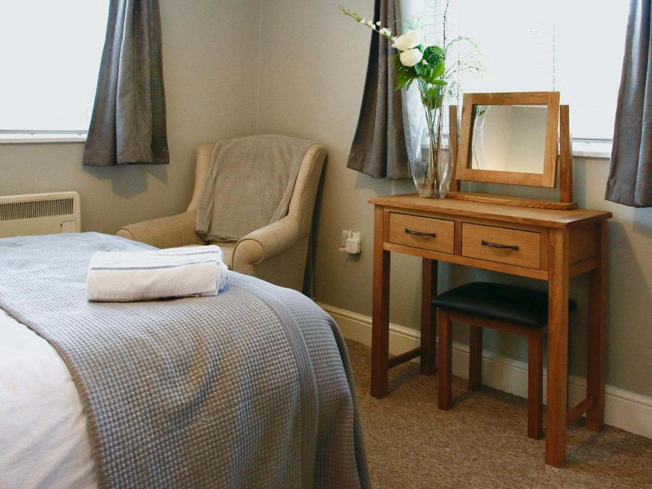Willow Cottage — 4-Star Luxury Hotel in Bentley, United Kingdom
