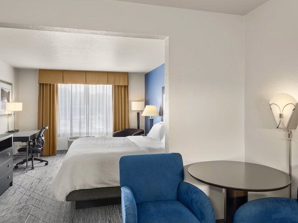 Holiday Inn Express & Suites New Buffalo by IHG - photo 5