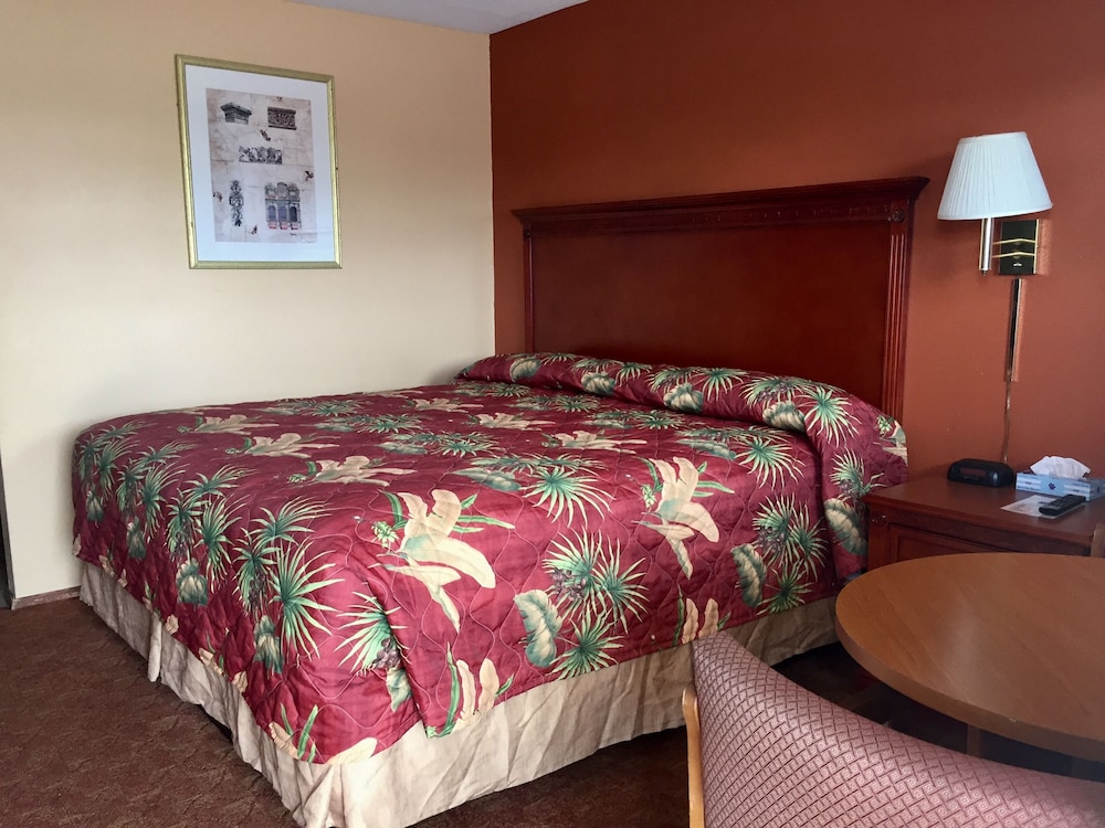 DeQueen Courtyard Inn - photo 6