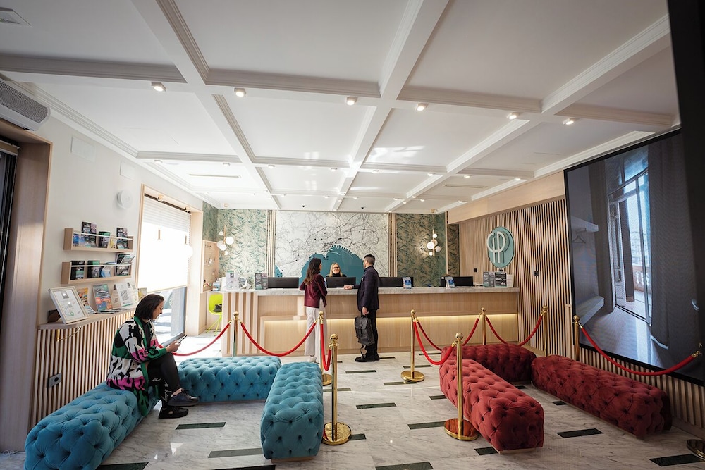 GreRos H. Rooms Napoli Centro by Clapa Group Dislocated Hospitality — 4-Star Luxury Hotel in Naples, Italy
