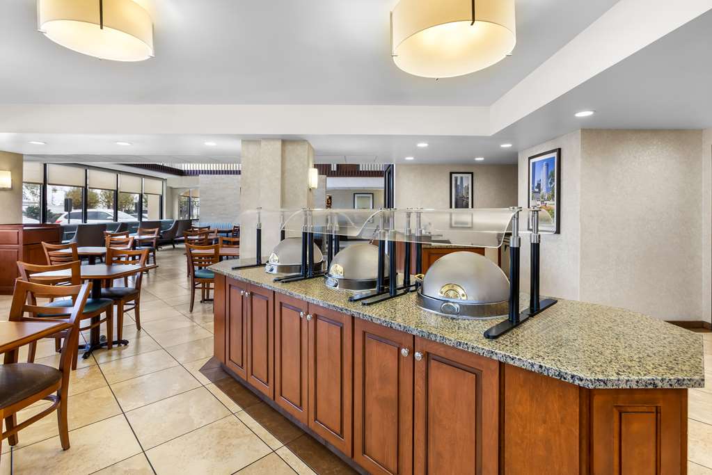 Sonesta Essential Houston Hobby Airport - photo 25