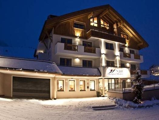 Alpinapart Bacher — 4-Star Luxury Hotel in Serfaus, Austria