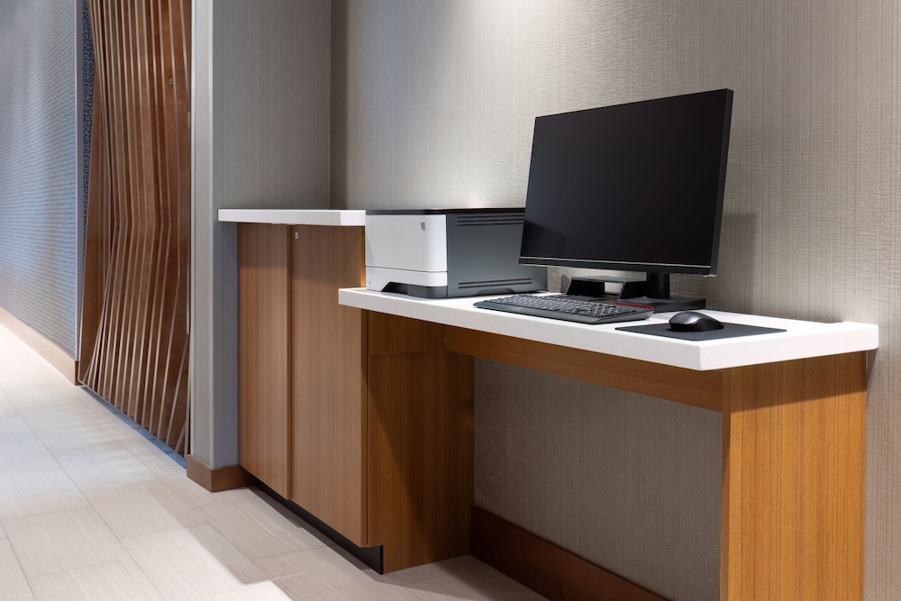 SpringHill Suites by Marriott Pleasanton - photo 23