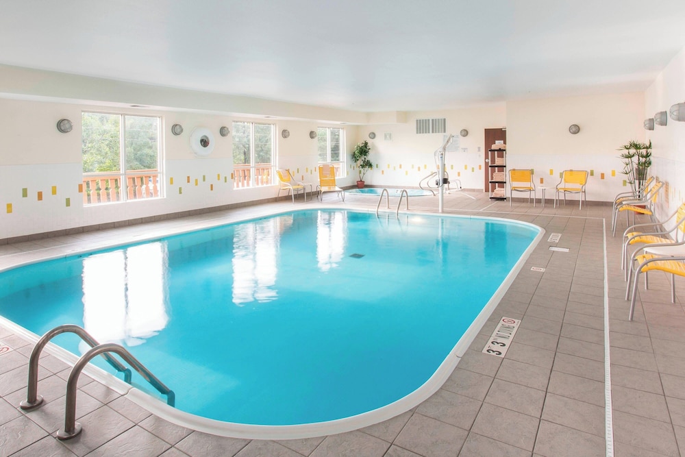 Fairfield Inn & Suites by Marriott Branson - carbon neutral hotel in Branson