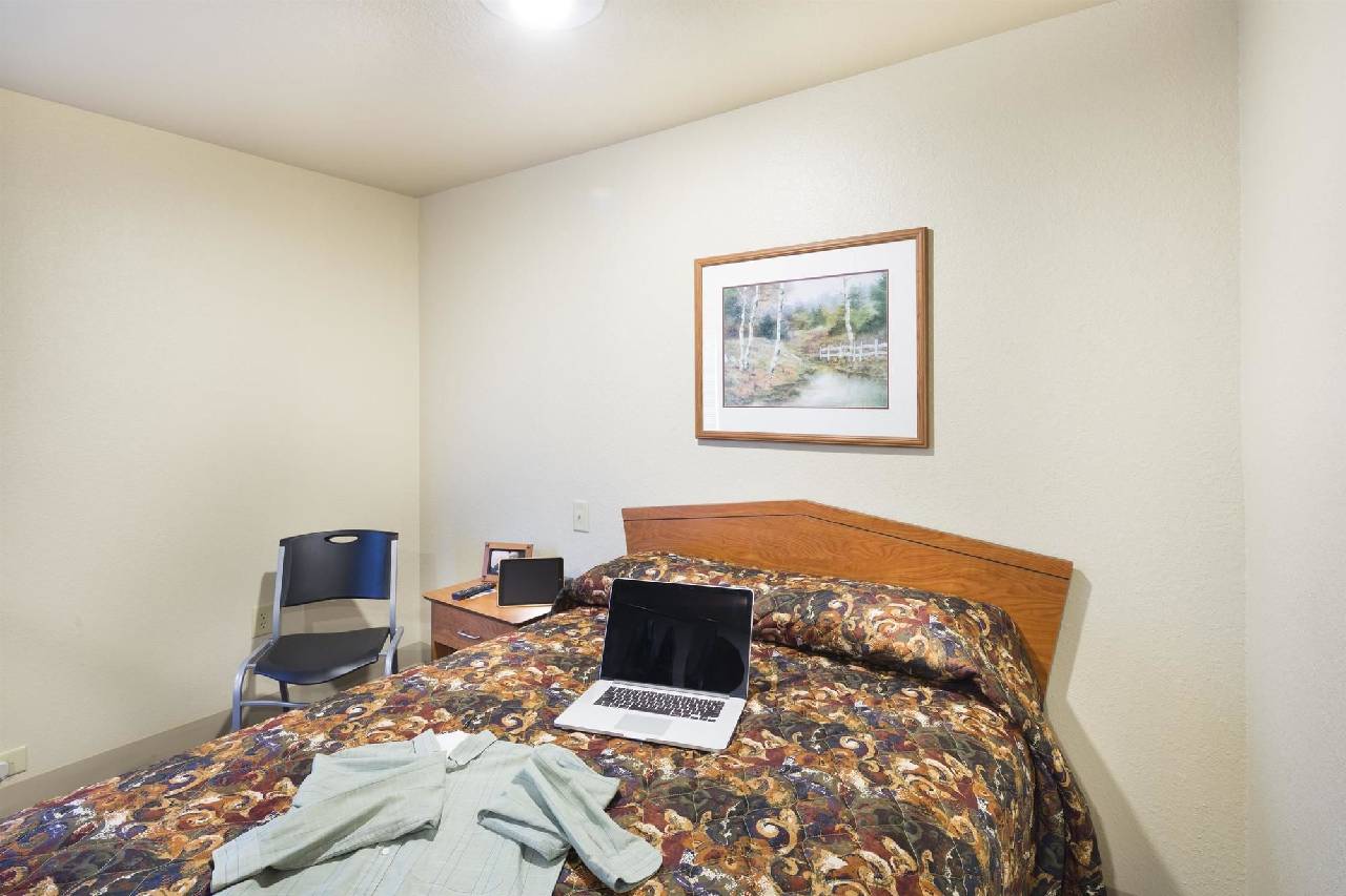 WoodSpring Suites Columbus Fort Benning Bldg. 2 - photo 10