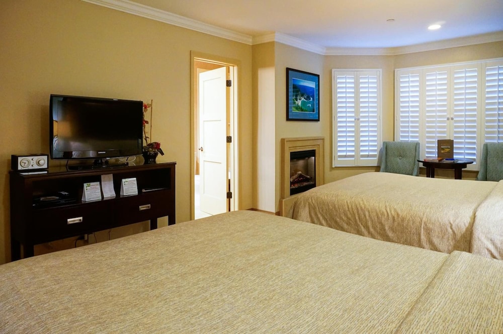 Blue Dolphin Inn - photo 10