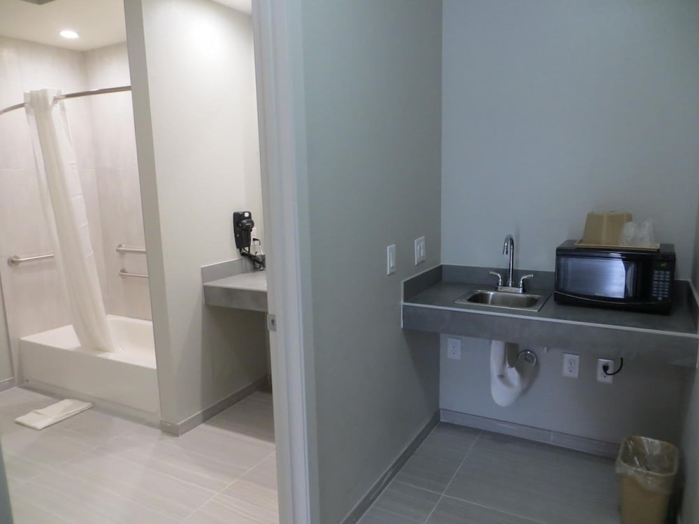 Crystal Inn Sugar Land - photo 15