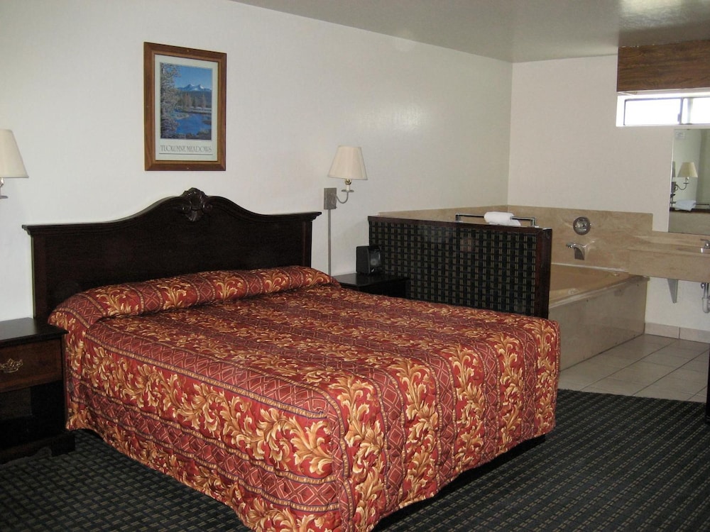 Jamestown Railtown Motel - photo 11