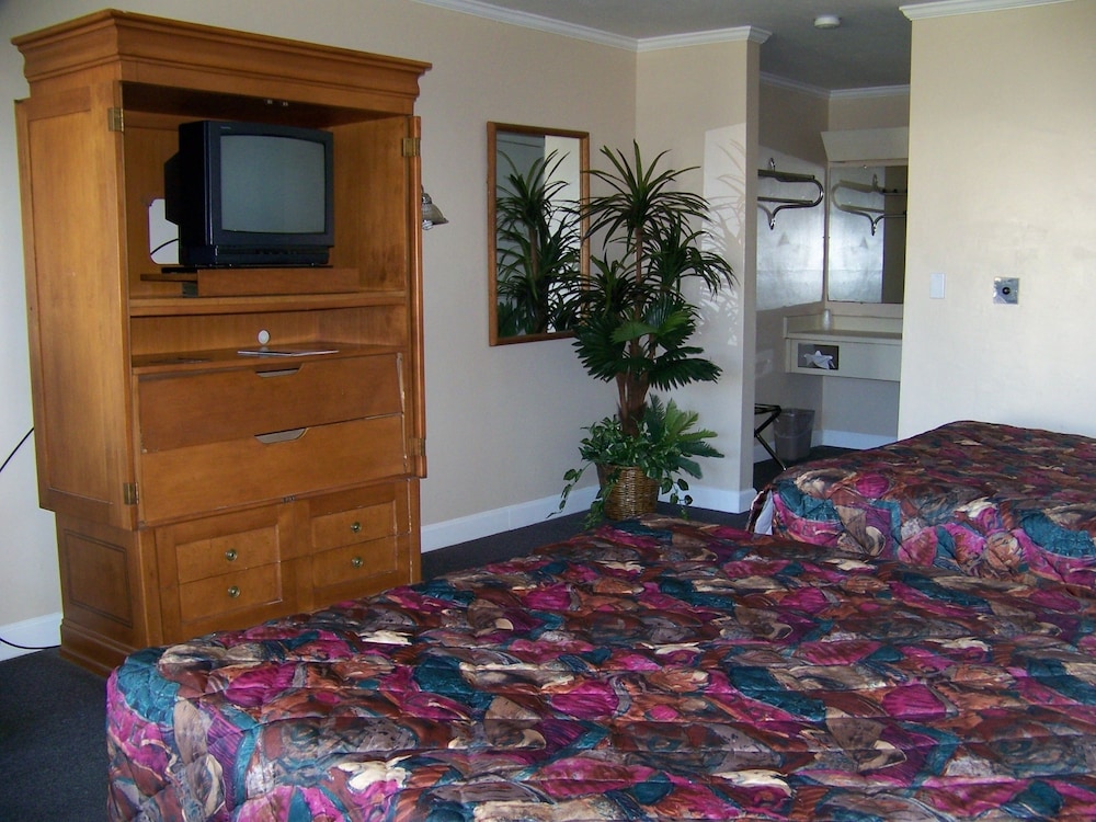 Emerald Sands Inn - photo 8
