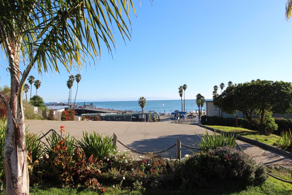 Edgewater Beach Inn - photo 70