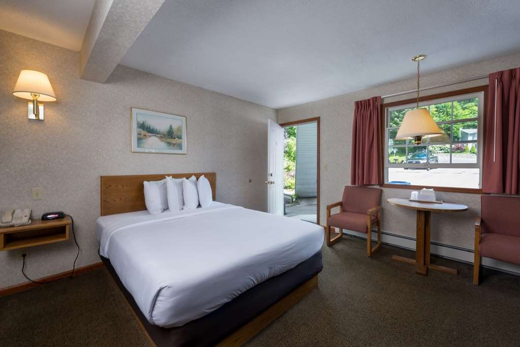 Adirondack Retreat Inn & Suites - photo 10