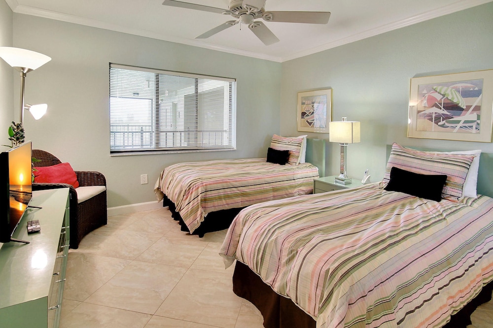 Land's End 11 406 Beach Front Premier - photo 2