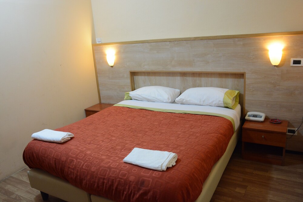 Albergo Royal - last minute hotel in Genoa