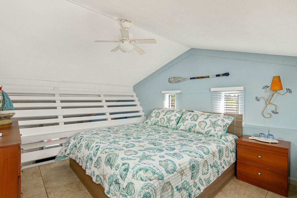Latitude 26 Waterfront Resort & Marina - photo 2